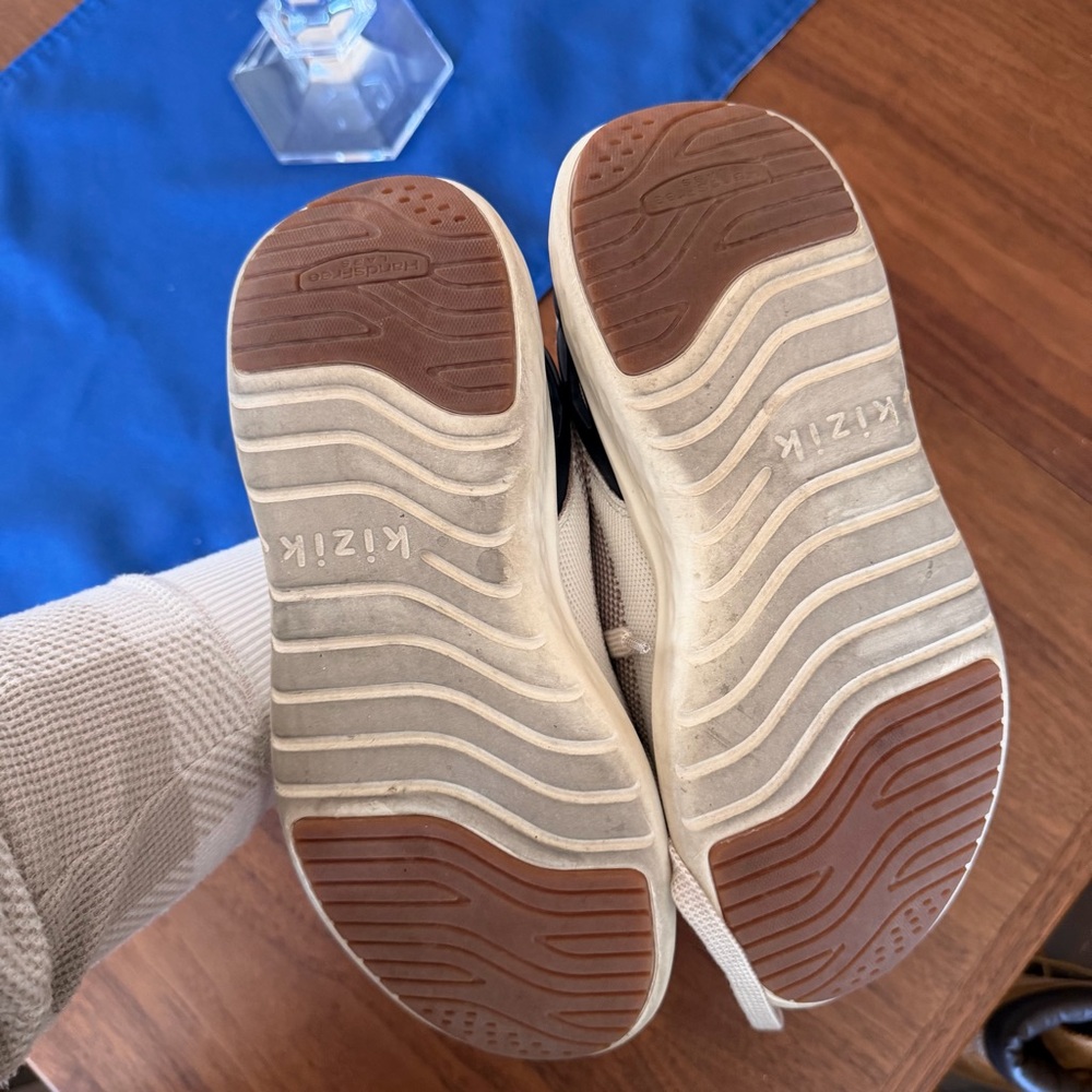 Kizik slip on Women's Cream and Navy Sneakers - Picture 6 of 10